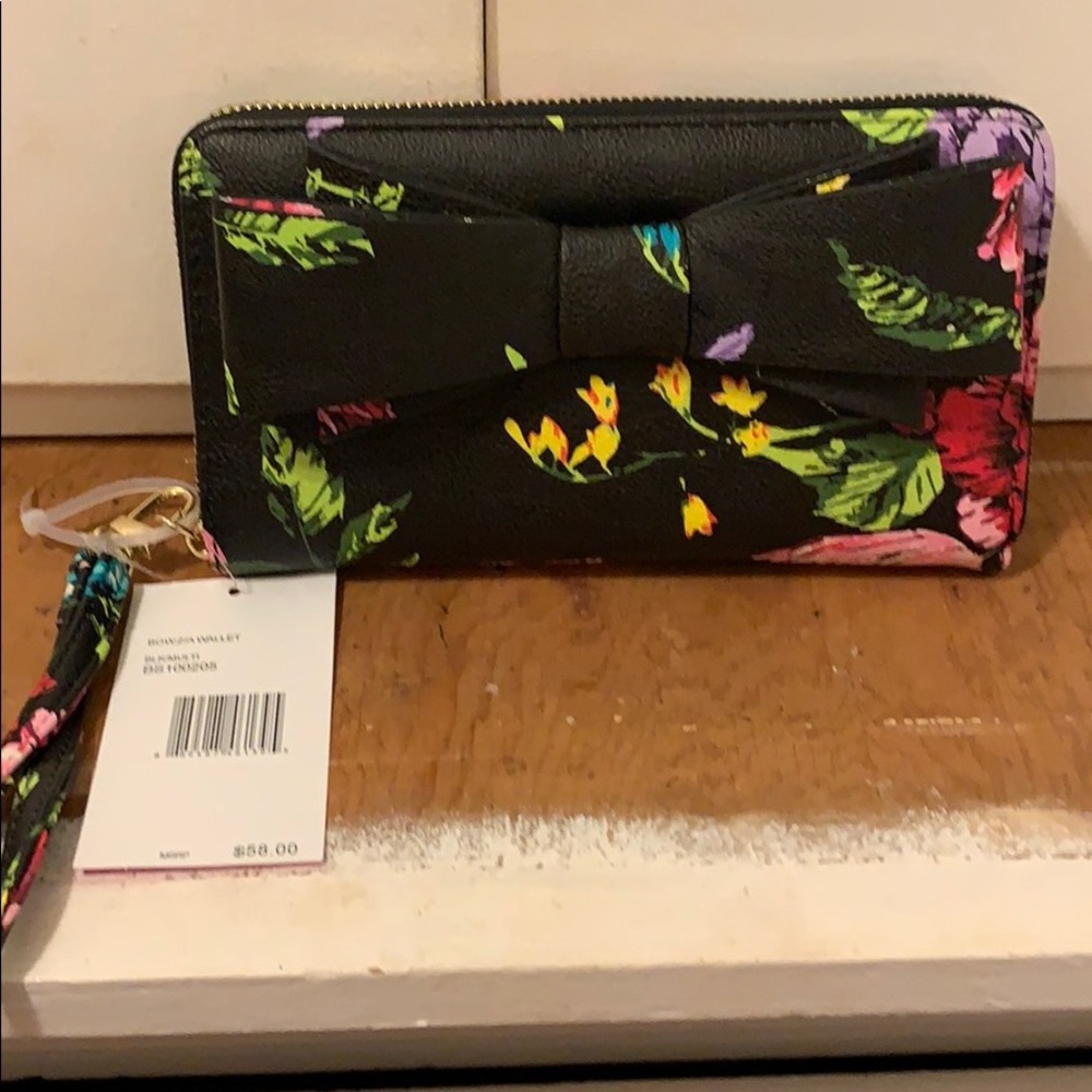 Betsey Johnson multi card wallet